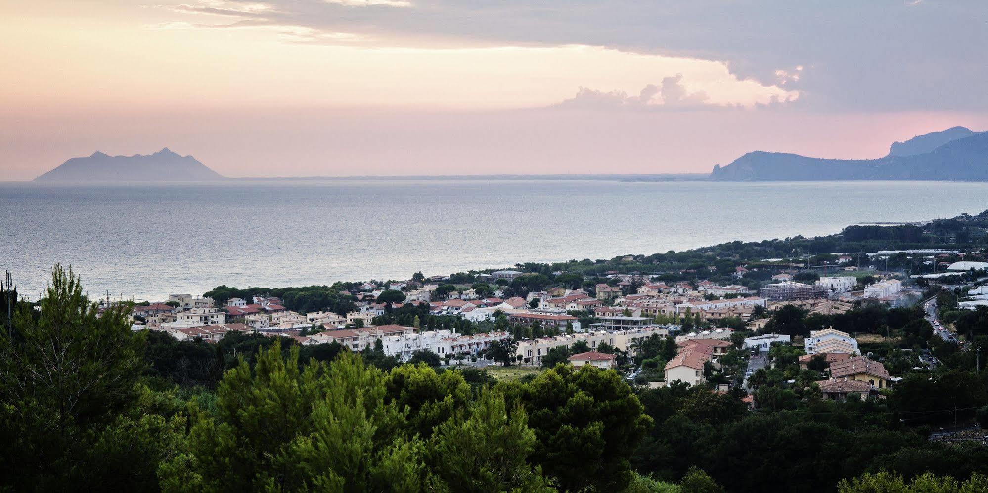 Moresco Park Hotel Sperlonga Exterior photo