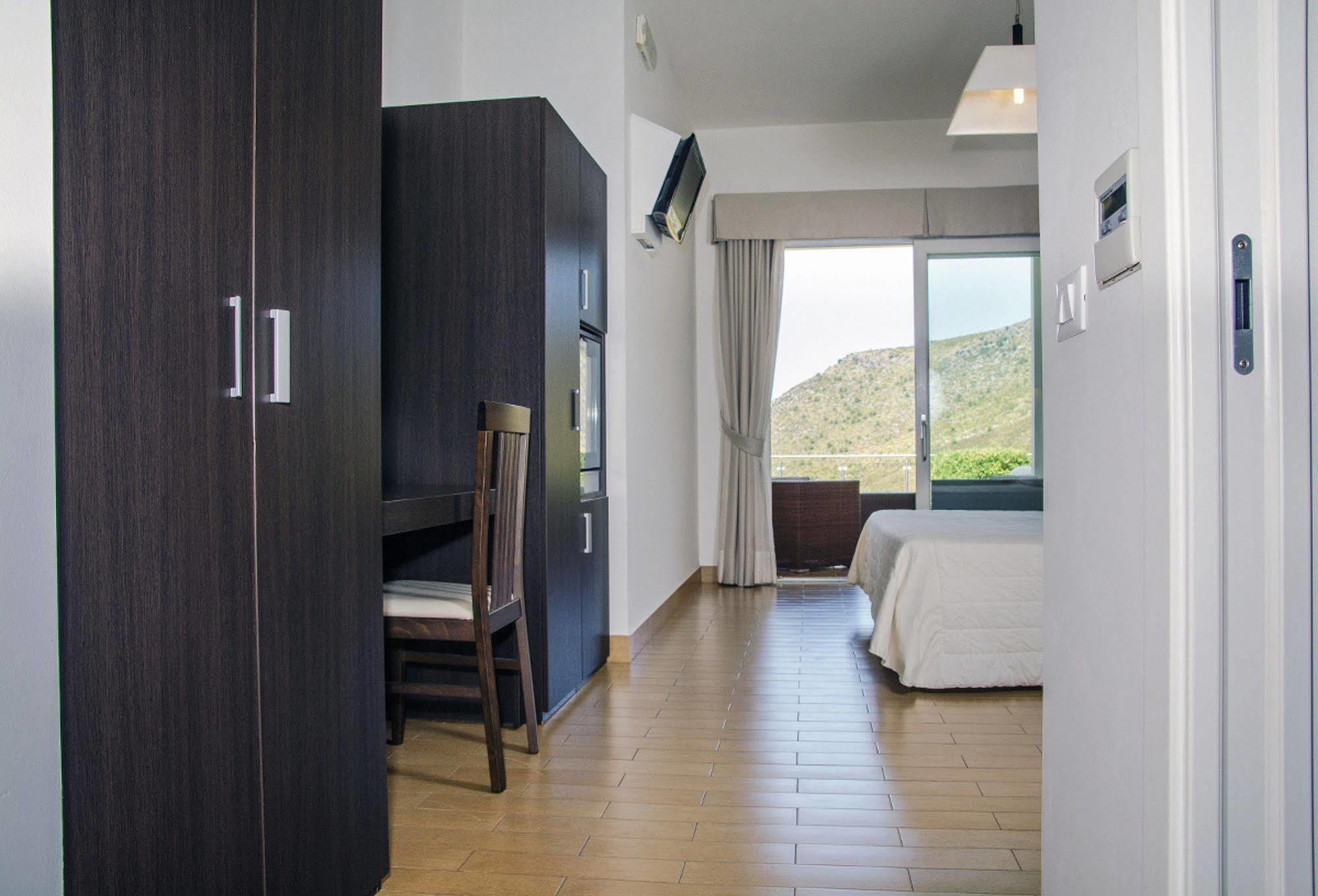 Moresco Park Hotel Sperlonga Exterior photo
