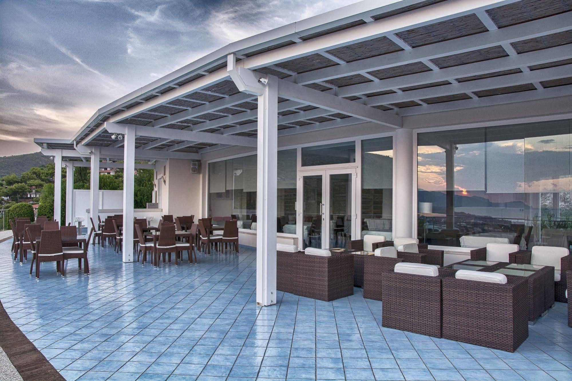 Moresco Park Hotel Sperlonga Exterior photo